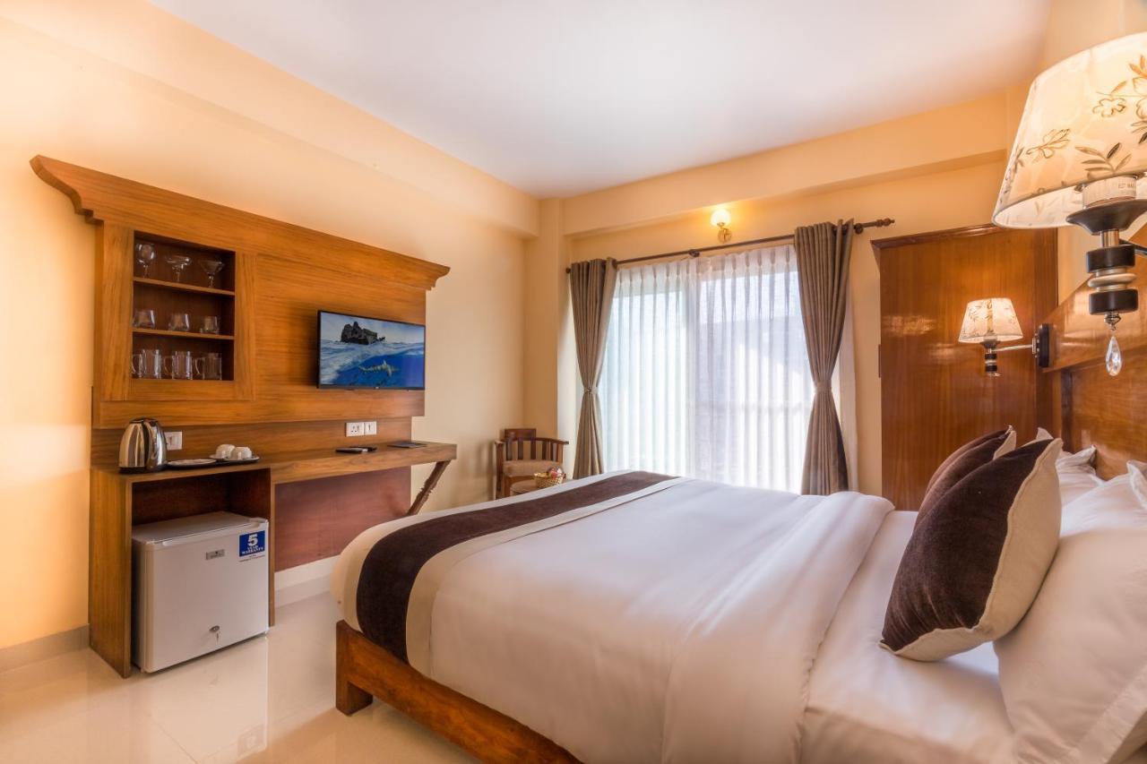 Hotel Lake Shore Pokhara Eksteriør bilde